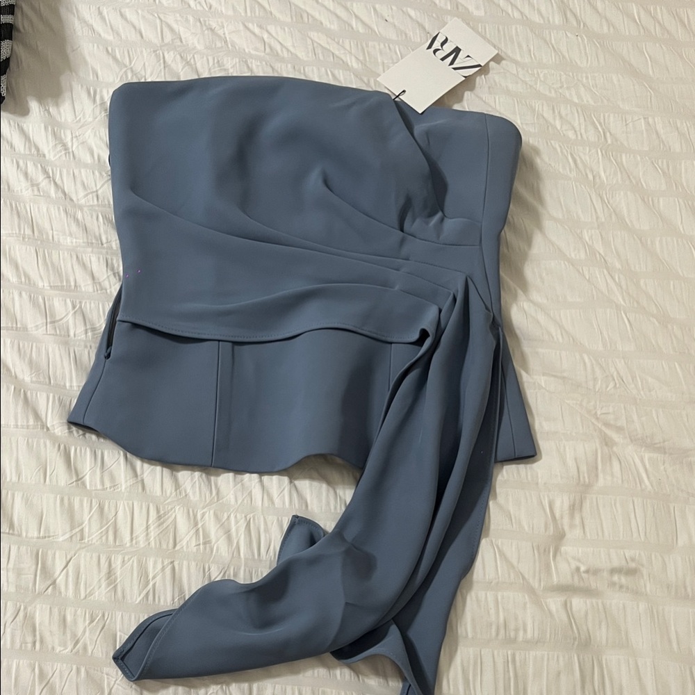 Elegant Blue Strapless Top